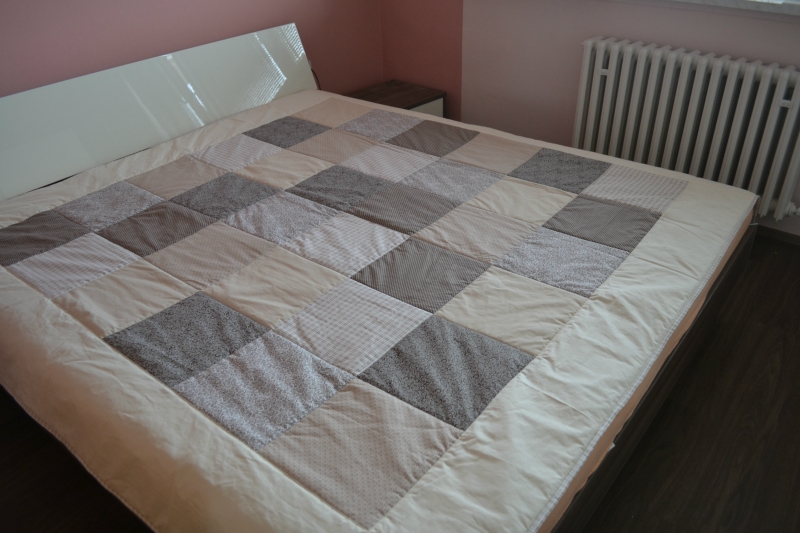 Kávová elegance - patchworkový přehoz na dvojpostel