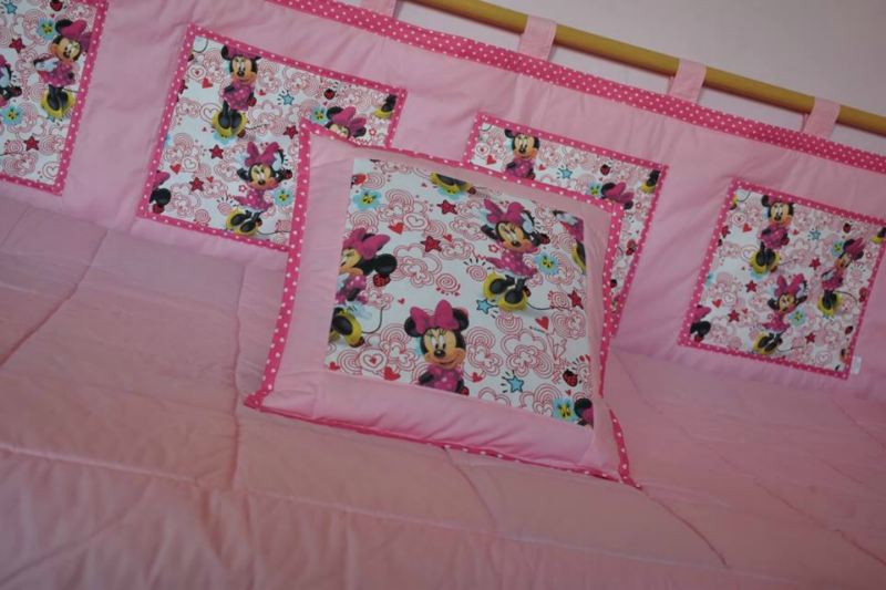 Minnie - kapsář za postel