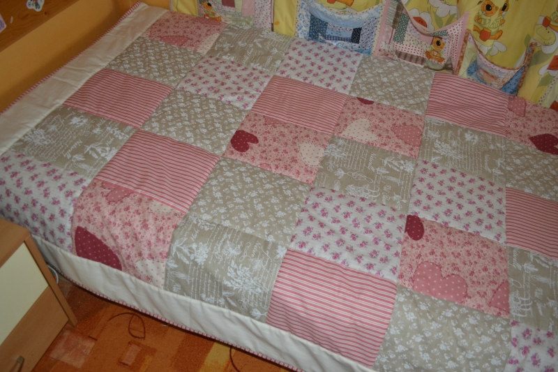 Patchworkový přehoz přírodní s růžovou