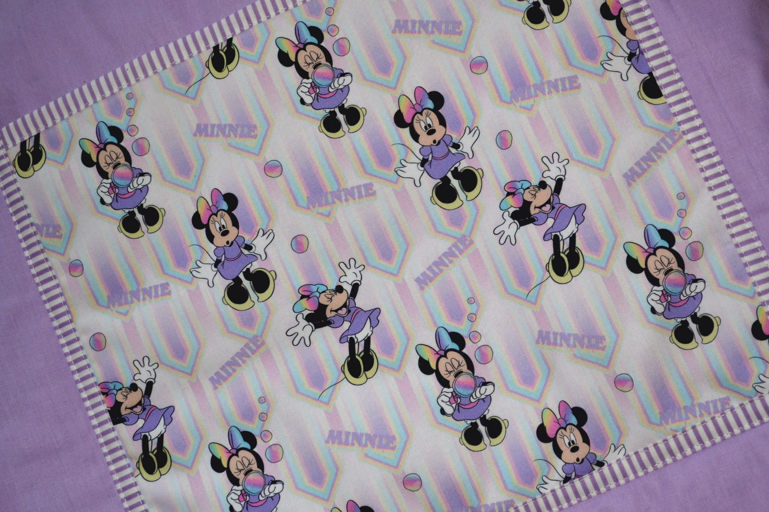 Kapsář Duhová Minnie