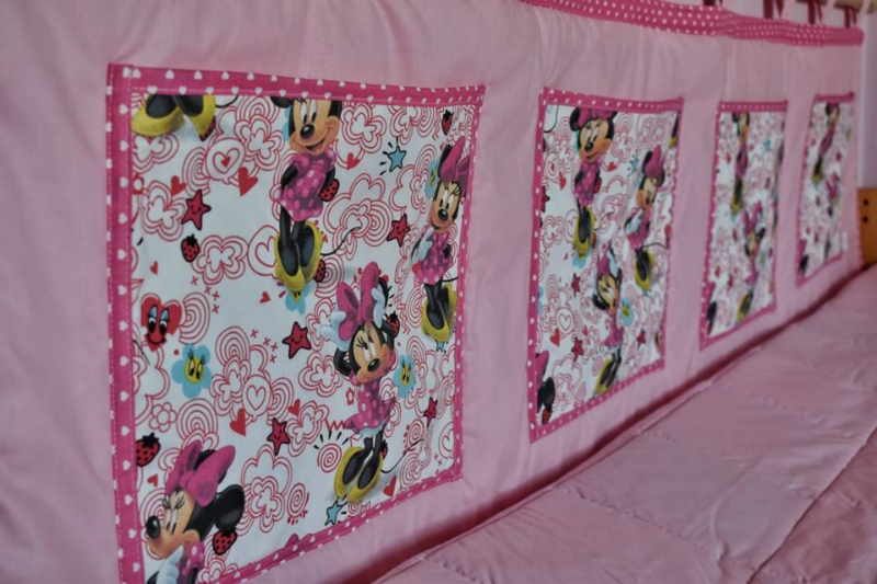 Minnie - kapsář za postel