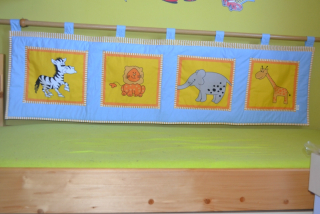 Kapsář za postel - v zoo No.3